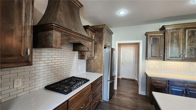 8140 NW 90th Street, Kansas City, MO 64153