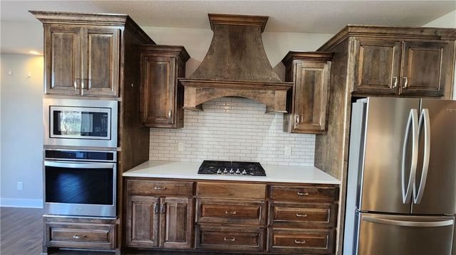 8140 NW 90th Street, Kansas City, MO 64153