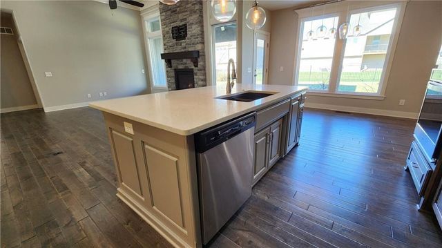 8140 NW 90th Street, Kansas City, MO 64153