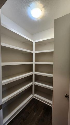 8140 NW 90th Street, Kansas City, MO 64153