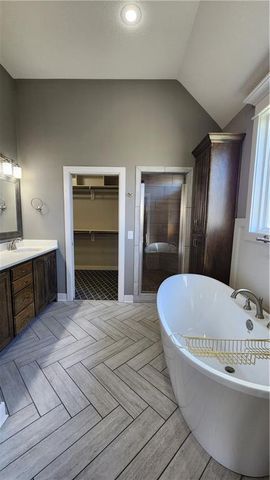 8140 NW 90th Street, Kansas City, MO 64153