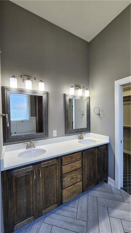 8140 NW 90th Street, Kansas City, MO 64153