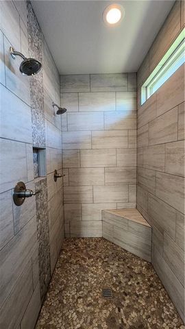 8140 NW 90th Street, Kansas City, MO 64153