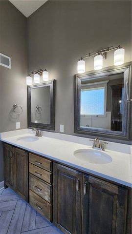 8140 NW 90th Street, Kansas City, MO 64153