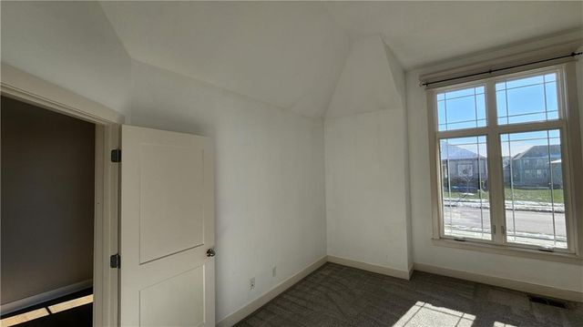 8140 NW 90th Street, Kansas City, MO 64153