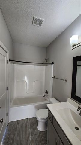 8140 NW 90th Street, Kansas City, MO 64153