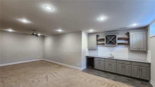 8140 NW 90th Street, Kansas City, MO 64153