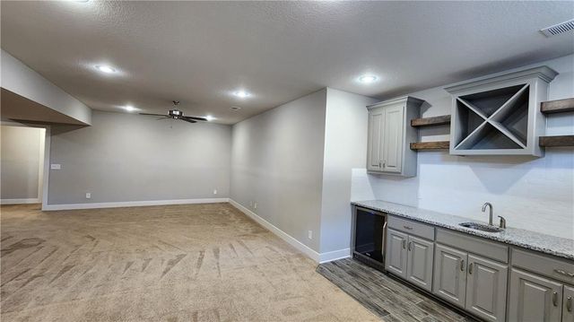 8140 NW 90th Street, Kansas City, MO 64153