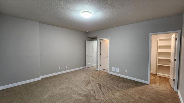 8140 NW 90th Street, Kansas City, MO 64153