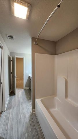 8140 NW 90th Street, Kansas City, MO 64153