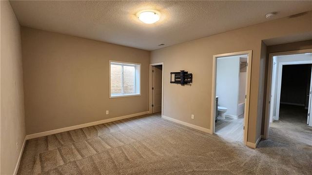 8140 NW 90th Street, Kansas City, MO 64153