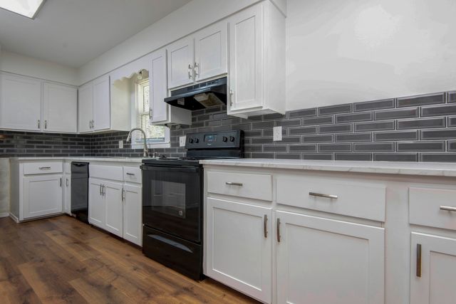 3427 S Nettleton Avenue, Springfield, MO 65807