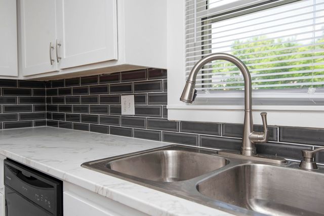 3427 S Nettleton Avenue, Springfield, MO 65807