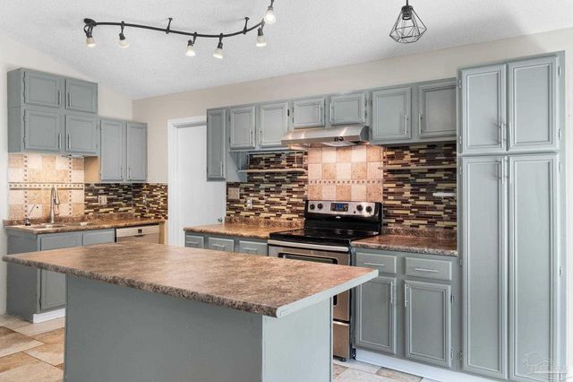 3440 Riverside Dr, Pensacola, FL 32514