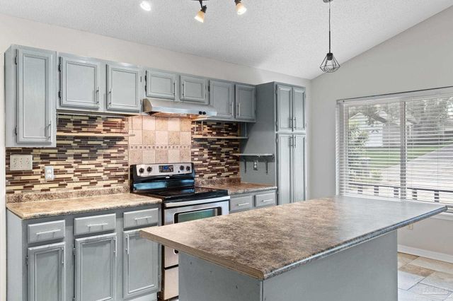 3440 Riverside Dr, Pensacola, FL 32514