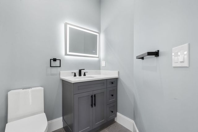 1A Highland Way, Burlington, MA 01803