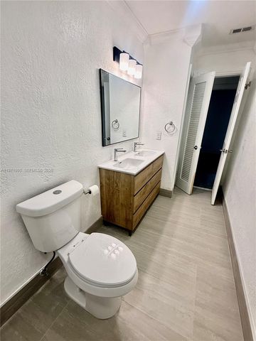 7910 NW 12th St, Pembroke Pines, FL 33024