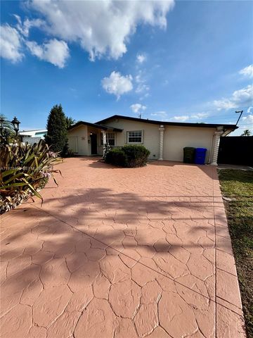 7910 NW 12th St, Pembroke Pines, FL 33024