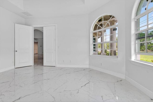 376 SW Paar Drive, Port St. Lucie, FL 34953