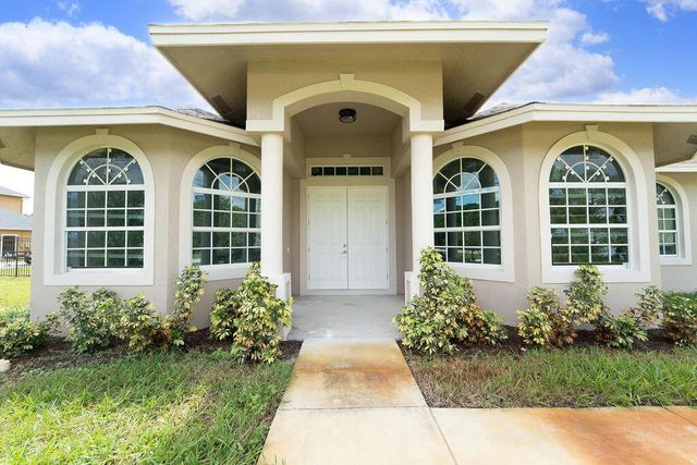 376 SW Paar Drive, Port St. Lucie, FL 34953