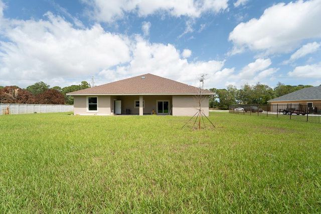 376 SW Paar Drive, Port St. Lucie, FL 34953
