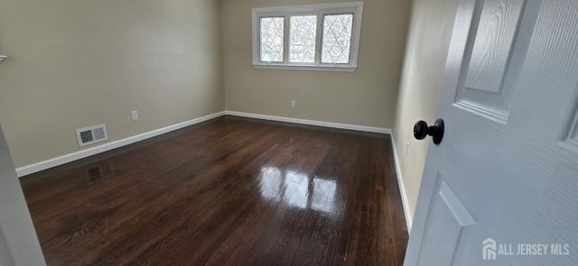 22 Robin Place, Sayreville, NJ 08859