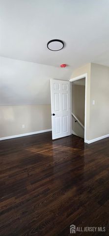 22 Robin Place, Sayreville, NJ 08859