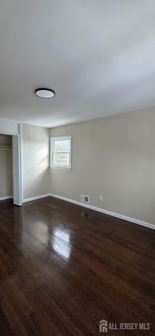 22 Robin Place, Sayreville, NJ 08859