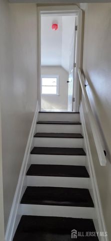 22 Robin Place, Sayreville, NJ 08859