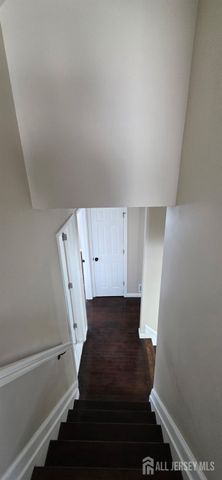 22 Robin Place, Sayreville, NJ 08859