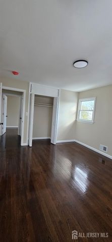 22 Robin Place, Sayreville, NJ 08859