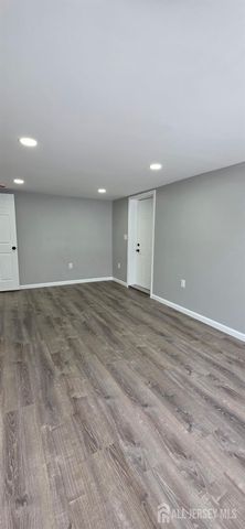 22 Robin Place, Sayreville, NJ 08859