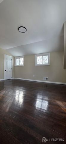 22 Robin Place, Sayreville, NJ 08859