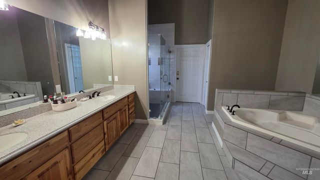 4434 W Vaquero Ln, Meridian, ID 83642