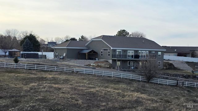 4434 W Vaquero Ln, Meridian, ID 83642