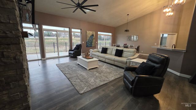 4434 W Vaquero Ln, Meridian, ID 83642