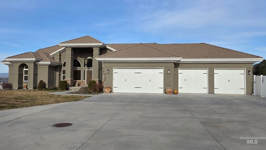 4434 W Vaquero Ln, Meridian, ID 83642