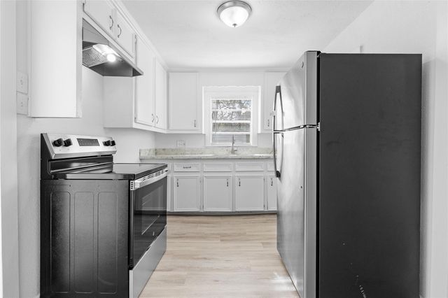 16643 Lake Circle, Conroe, TX 77302