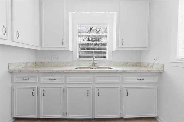 16643 Lake Circle, Conroe, TX 77302