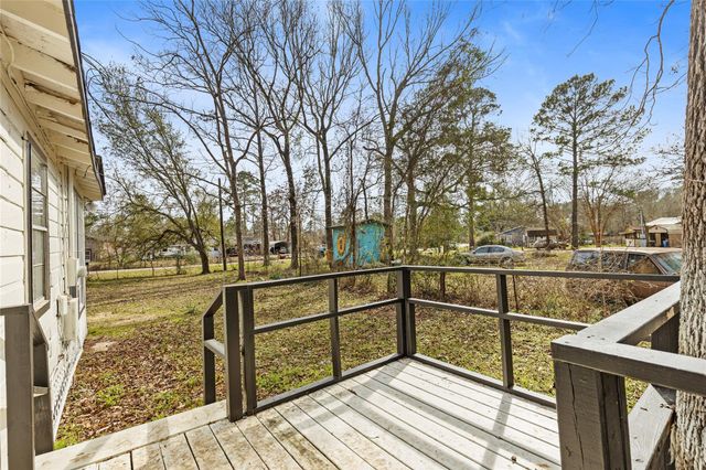 16643 Lake Circle, Conroe, TX 77302