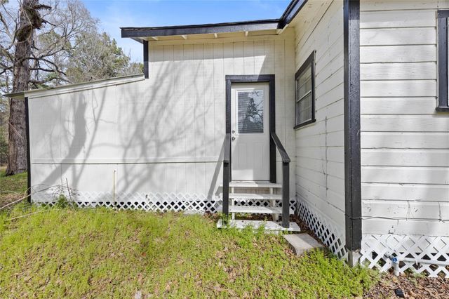 16643 Lake Circle, Conroe, TX 77302