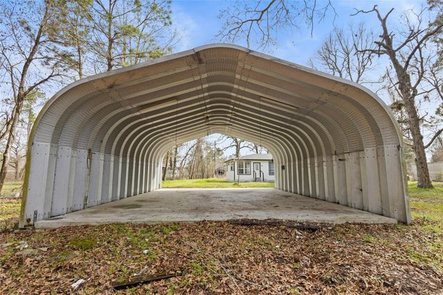 16643 Lake Circle, Conroe, TX 77302