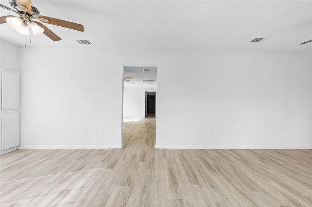 16643 Lake Circle, Conroe, TX 77302