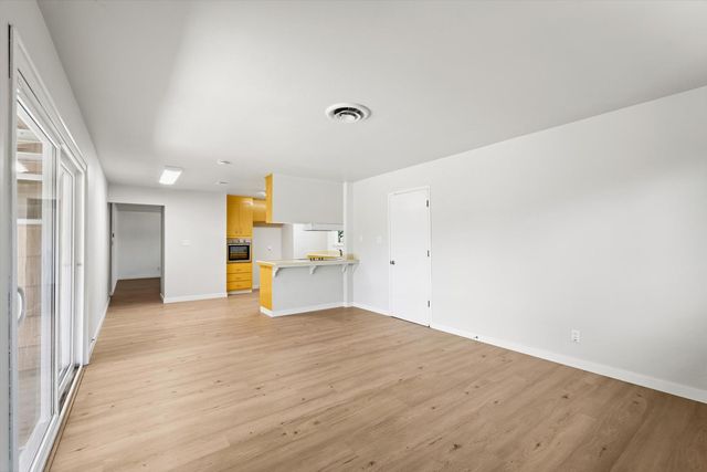 215 Ardmore Ave, Roseville, CA 95678