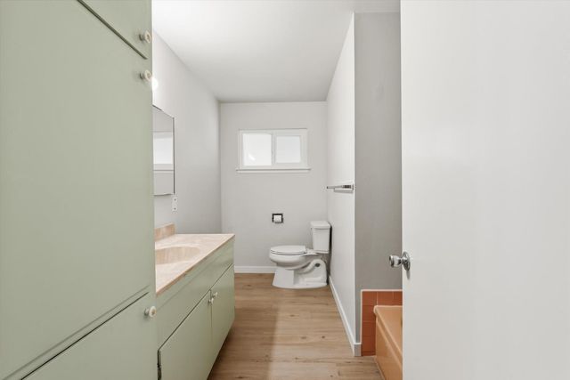 215 Ardmore Ave, Roseville, CA 95678