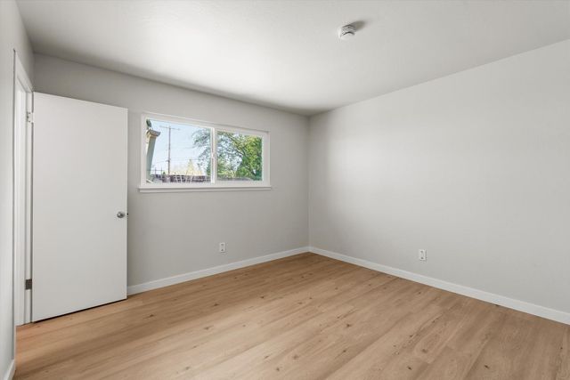 215 Ardmore Ave, Roseville, CA 95678