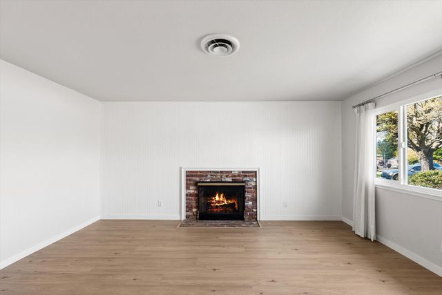 215 Ardmore Ave, Roseville, CA 95678