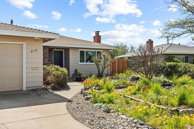 215 Ardmore Ave, Roseville, CA 95678