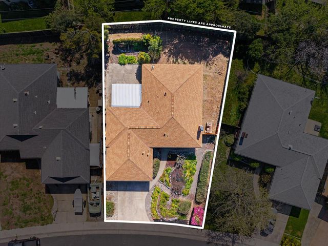 215 Ardmore Ave, Roseville, CA 95678