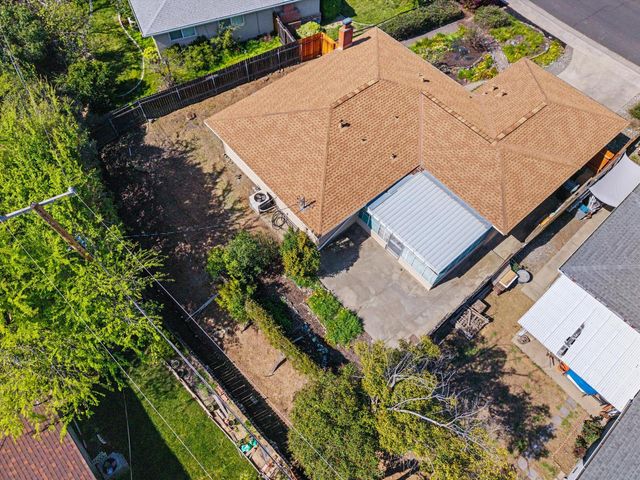 215 Ardmore Ave, Roseville, CA 95678